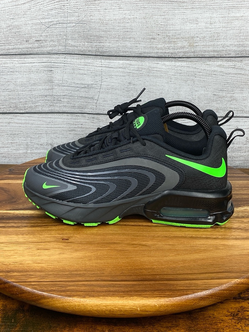 NEW Nike Air Max Fire Anthracite Black Green Strike GS Shoe IF2622-003 Youth 7